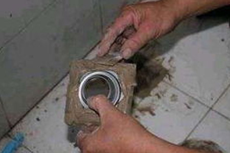 厕所管道疏通除臭剂-挂壁马桶渗水